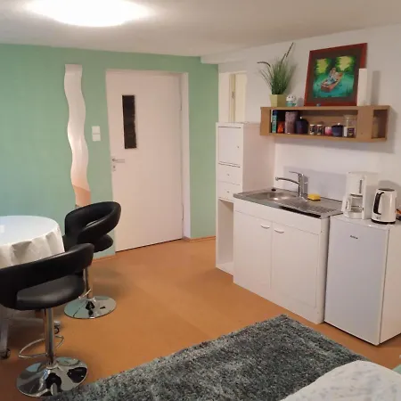 Kleine Fuer Selbstversorger Apartment
